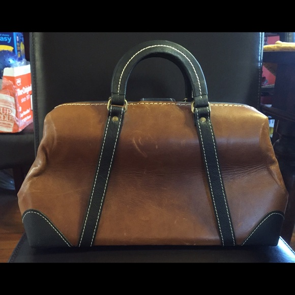 Beautiful black & tan leather satchel - Picture 2 of 4