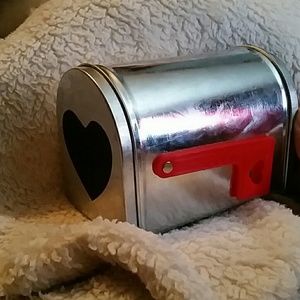 FLASH SALE!! Cute little heart Valentine mailbox!!