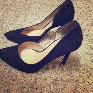 Guess black suede pumps