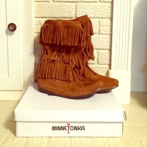 ✨Minnetonka Fringe Boots