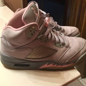 Pink and grey Jordan 5. Good condition!