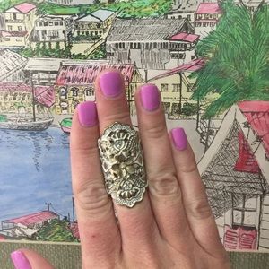 Vintage style elegant midi ring