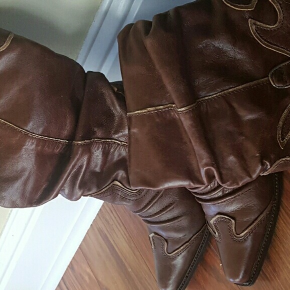 Very Volatile Brown Boot - Picture 1 of 4