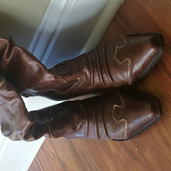 Very Volatile Brown Boot - Picture 4 of 4