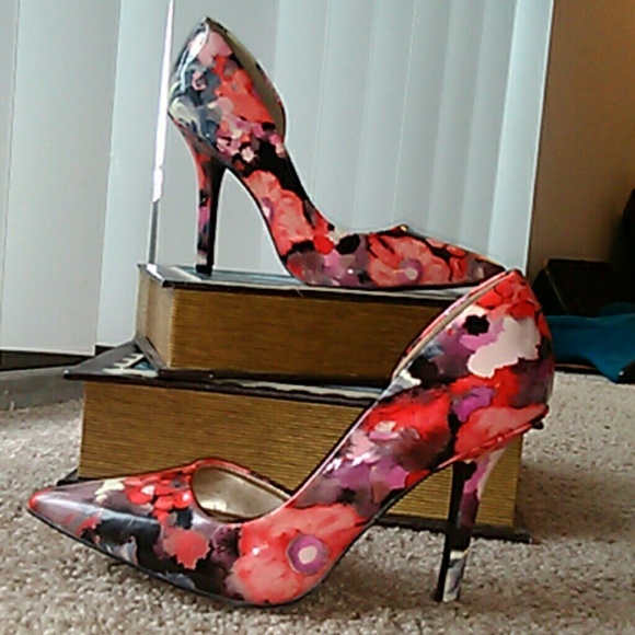 Multi Color Floral print Pointed Toe Pumps