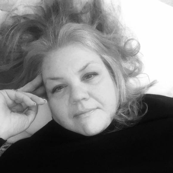 Meet your Posher, Suzanne