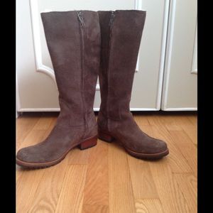 Ugg Brown Suede knee high Boot with Sherpa lining