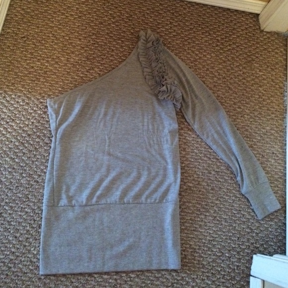 Rue 21 one sleeve shirt. Size XL.