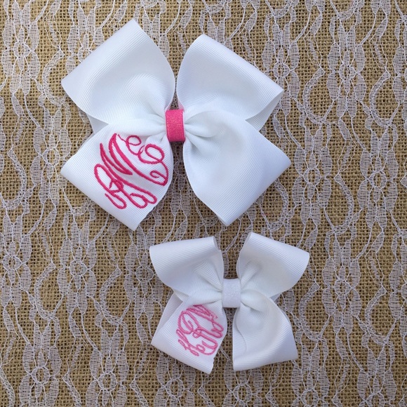 Monogrammed Hairbows Initial Letter Bow - Picture 2 of 4