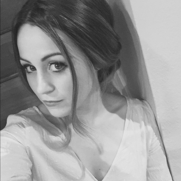 Meet your Posher, Megan - Picture 1 of 1