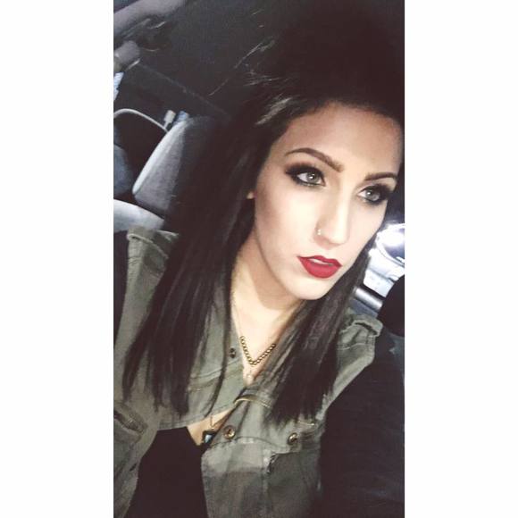 Meet your Posher, Angie