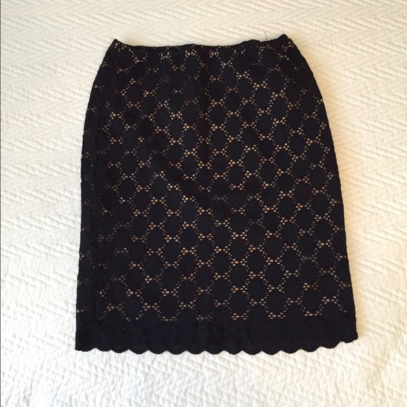 Ronni Nicole Black Scalloped Skirt Small - Picture 1 of 2