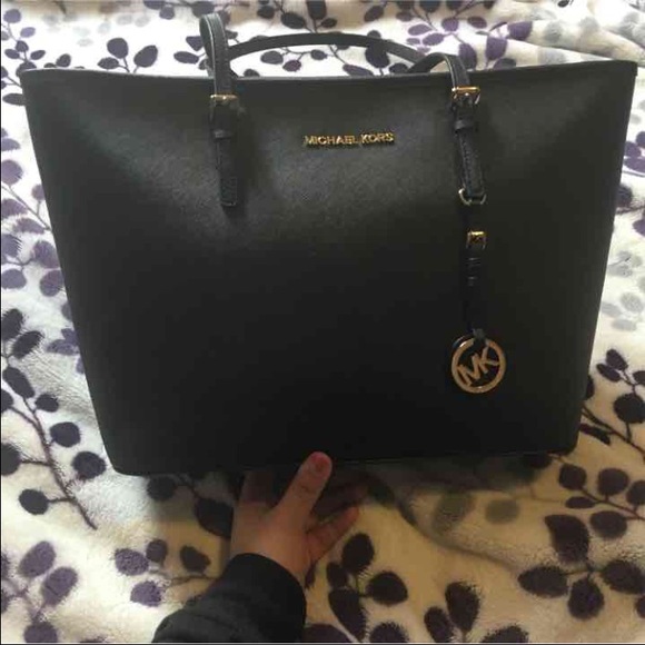 Michael Kors tote top zip black
