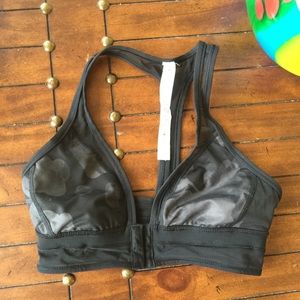 Like new Lulu lululemon sports bra with rip tag 4