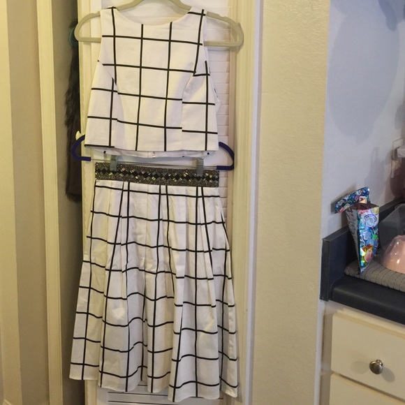 FLASH SALE Crop top and matching skirt set