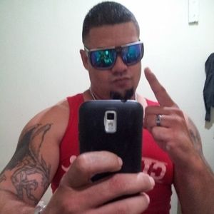 Meet your Posher, Yzzi