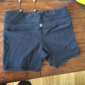 Reversible lulu lululemon shorts with rip tag!!