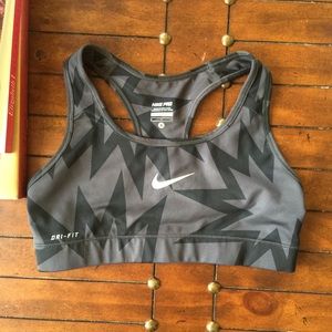 Nike Nike pro sports bra size small
