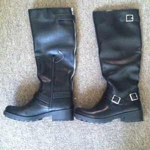 Buckled boots