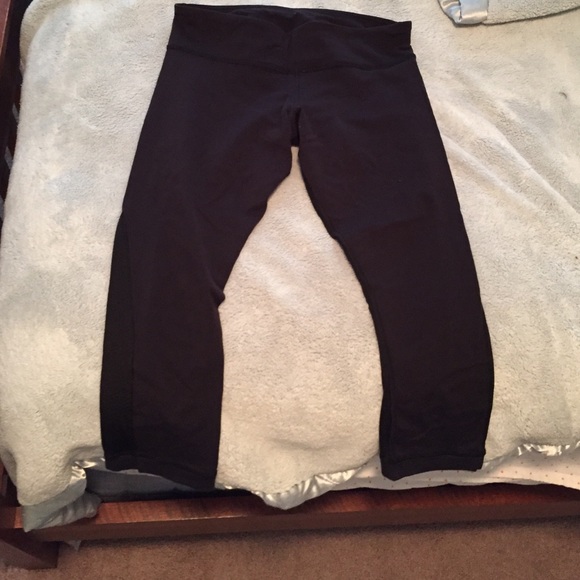 Lululemon Black Capri Leggings