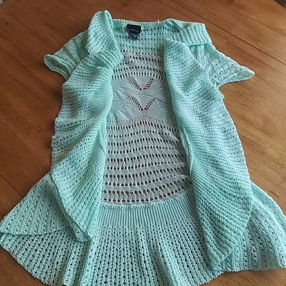 Thin mint colored cardigan great for summer