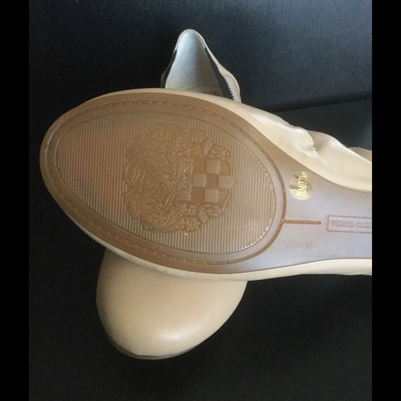 NIB leather Vince Camuto nude ballet flats - Picture 5 of 6