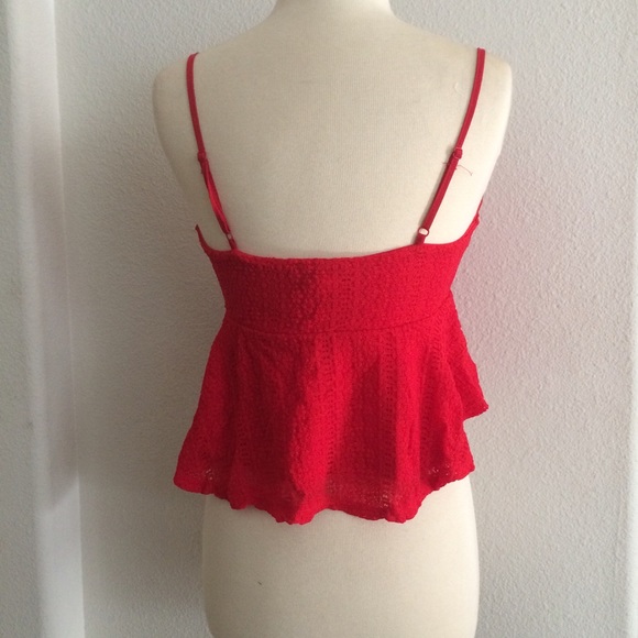 Red lace crop top - Picture 3 of 3