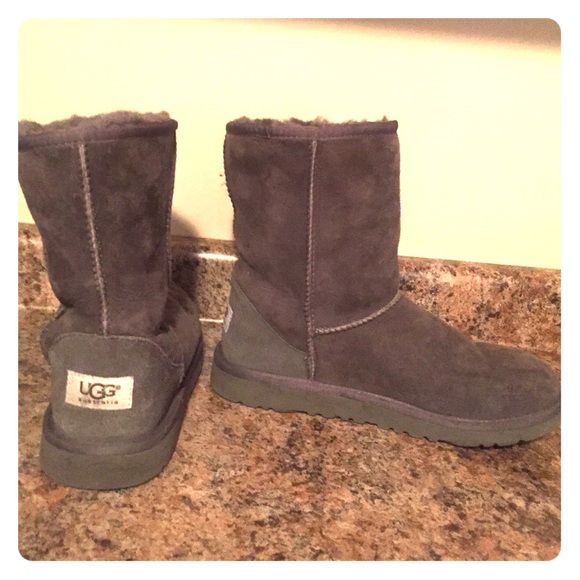 GREY UGGS size 7