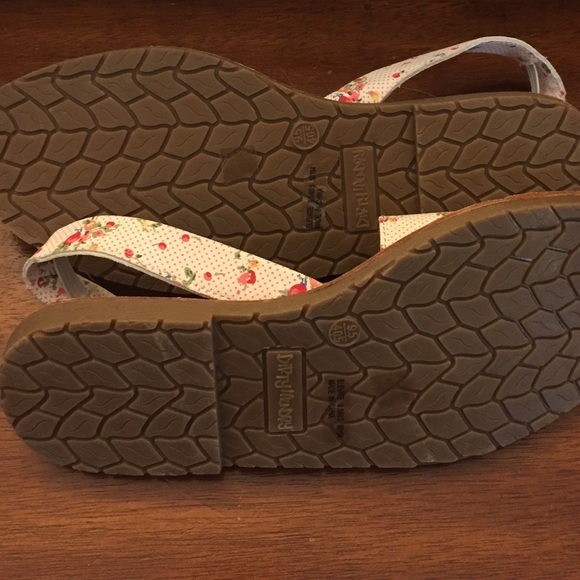 ❌ LAST CHANCE! Dirty Laundry Floral Sandals - Picture 4 of 4