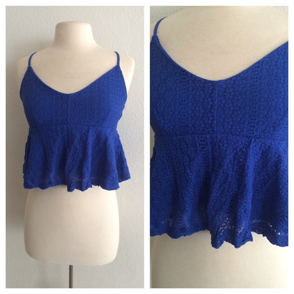 Blue lace crop top - Picture 2 of 3
