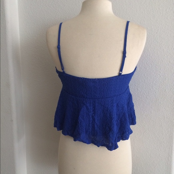 Blue lace crop top - Picture 3 of 3