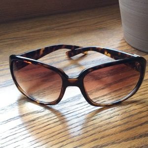 BANANA REPUBLIC Sunglasses