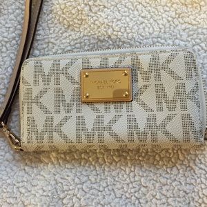 Michael Kors wristlet