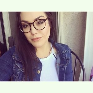 Meet your Posher, Brooke