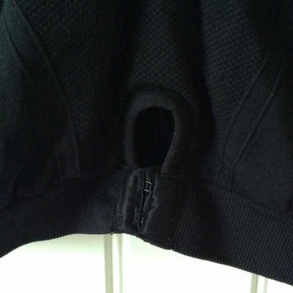 ✨SOLD✨Reebok Sports Bra - Picture 3 of 3