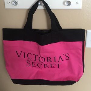 NEW Victoria's Secret Pink and Black Duffle Bag