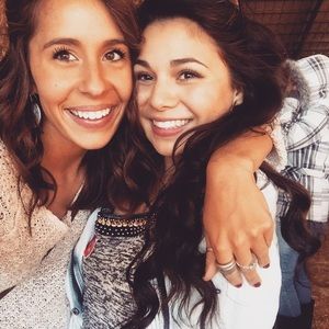 Meet your Posher, Caitlin