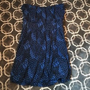 Strapless patterned dress