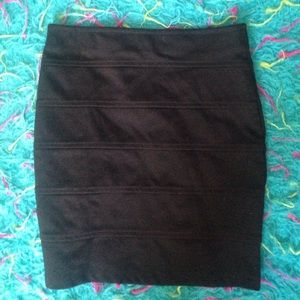 Slim black skirt