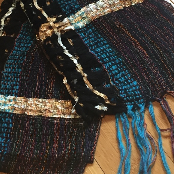 One of a kind beautiful scarf OS - Picture 2 of 4