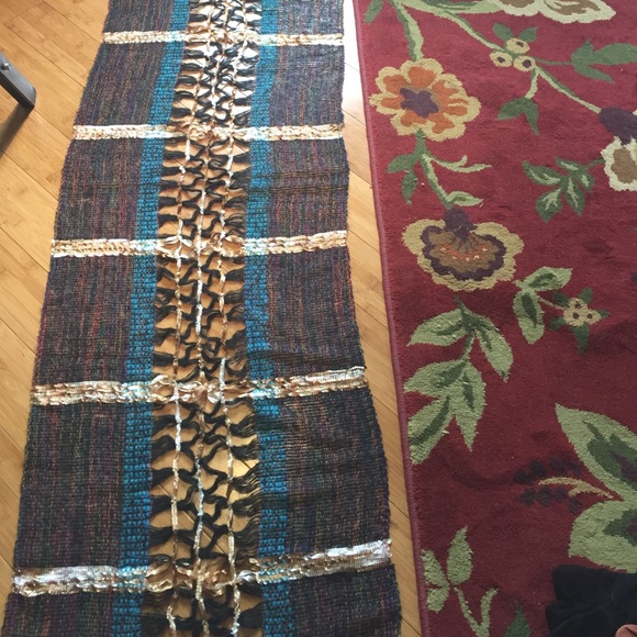 One of a kind beautiful scarf OS - Picture 3 of 4