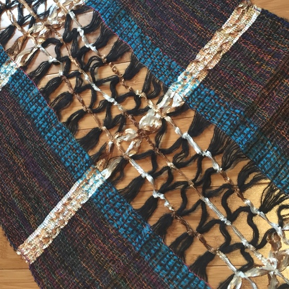 One of a kind beautiful scarf OS - Picture 4 of 4