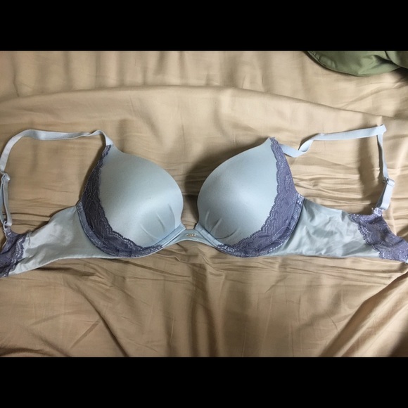 VS Victoria Secret 'fabulous' plunge 32D