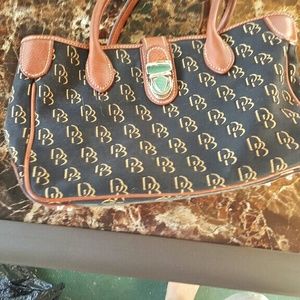 Dooney & BOURKE PURSE