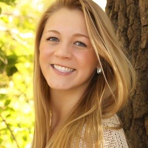 Meet your Posher, Alyssa