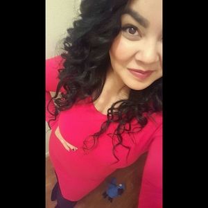 Meet your Posher, Cynthia