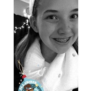 Meet your Posher, Chloe