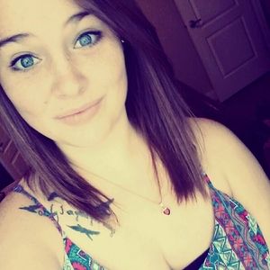 Meet your Posher, Brittney