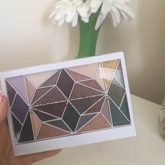 Never used elf pallet