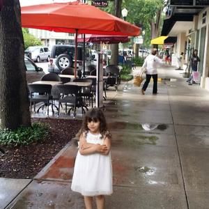 Meet your Posher, Mona